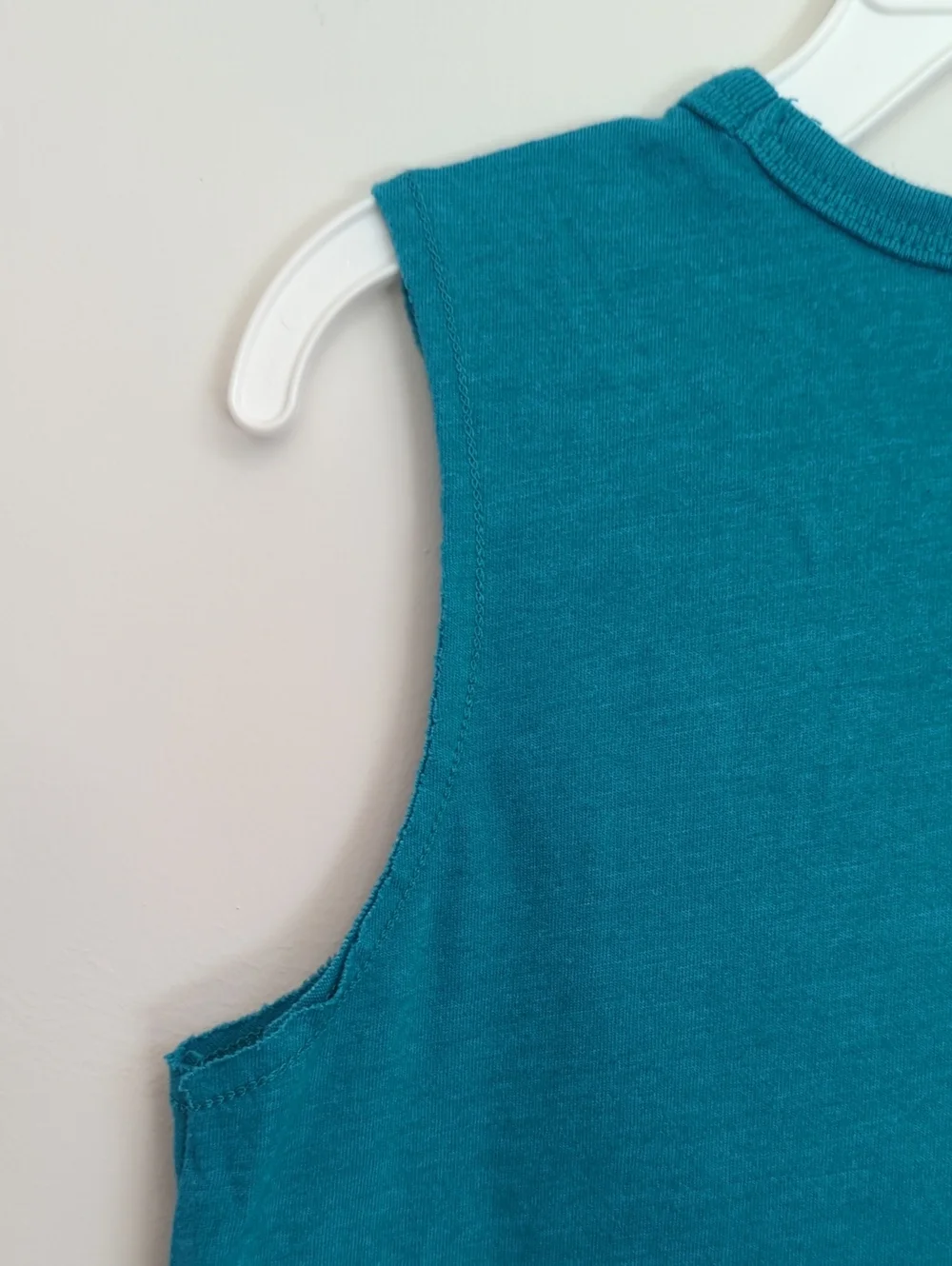 3/$20🌟 OshKosh B'gosh Boy's Teal Raw Cut T-Rex Dinosaur Graphic Tank Size 6